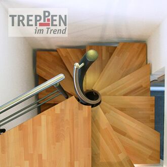 Metalltreppe mit Holzstufen