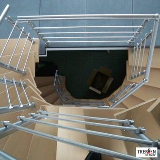 Holztreppe mit Longlife-Stufen