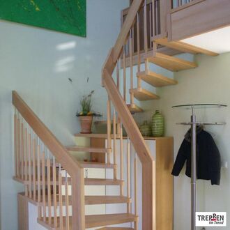 Holztreppe mit Longlife-Stufen