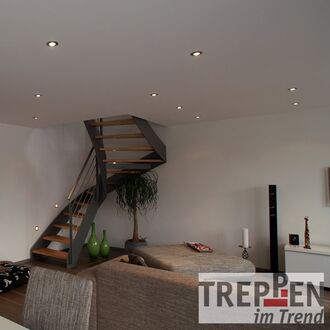 Metalltreppe mit Holzstufen