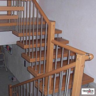 Holztreppe mit Longlife-Stufen