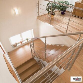 Holztreppe mit Longlife-Stufen